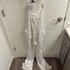 NEVER BEEN WORN Forever 21 comfy overalls